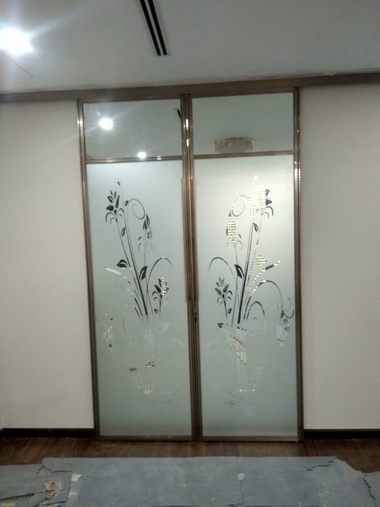 hafele-hettich-salice-wurfel-lacquer-glass-wardrobes-dealers-manufacturers-in-noida-greater-noida-india